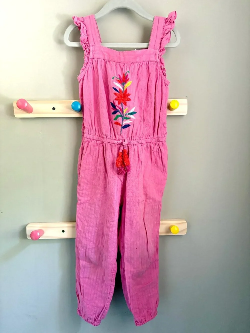 Mini Boden Pink Ruffle Sleeve Embroidered Floral Romper (Play)